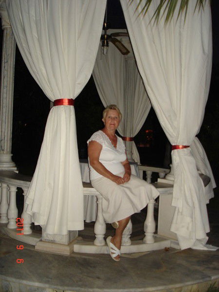 Лариса Ишанова