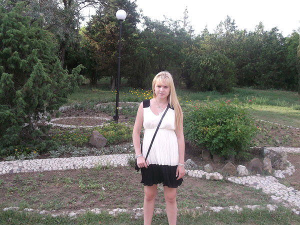 Вика Попова