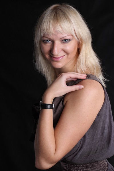 Елена Хлыстова