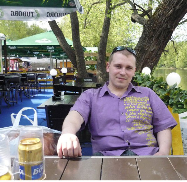 Роман Попов