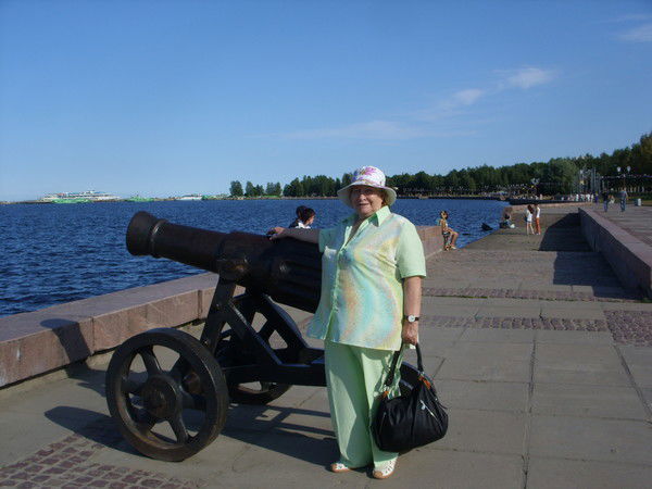 Лариса Иванова