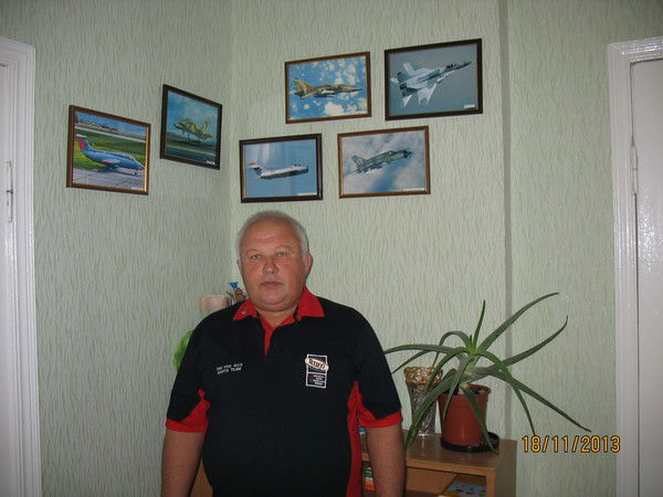 Виктор Изюмский