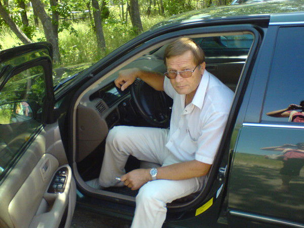 Леонид Махаев