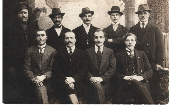 Аркадий Петров