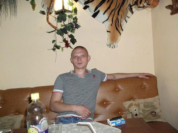 Юра Назаренко