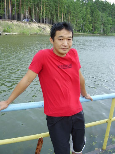 Геннадий Ли