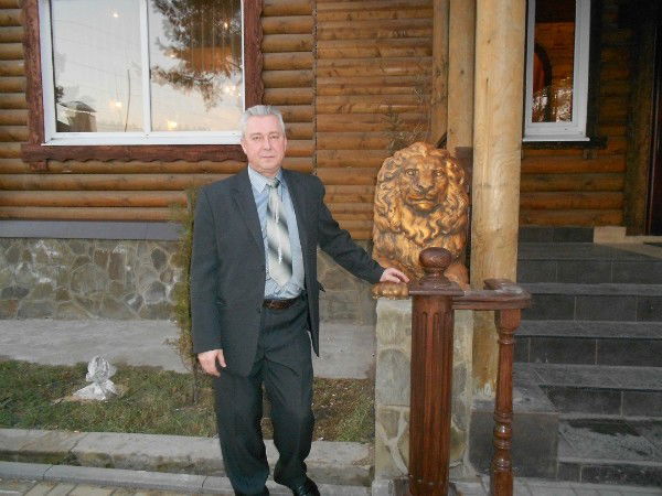 Юрий Леженин