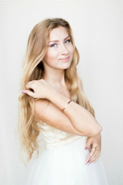 Ангелина Щур