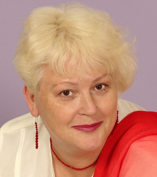 Лариса Меньшикова