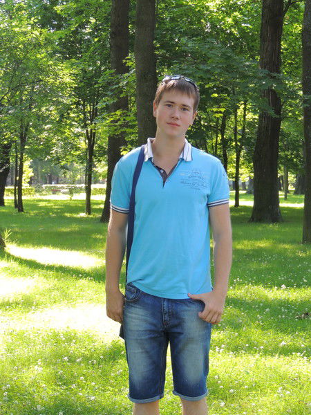 Миша Ларионов