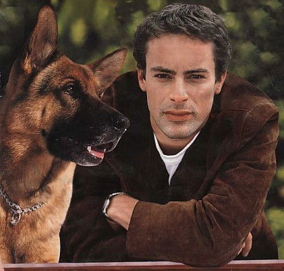 Джеймс Бонд