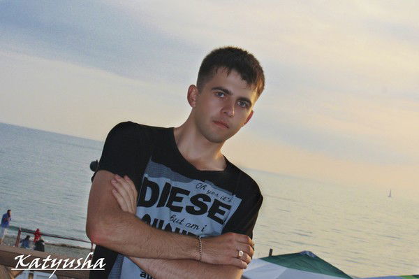 Антон Дехтярь