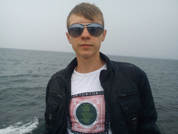 Димон Лавриенко