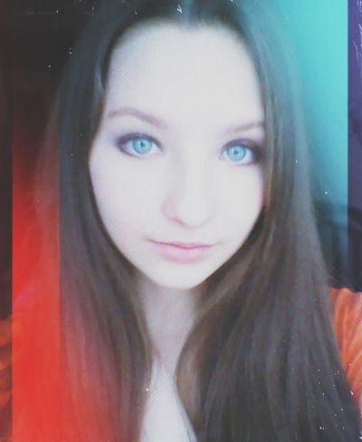 Женя Комбарова