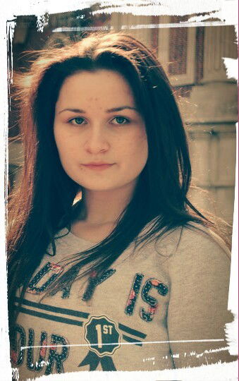 Николь Бедова