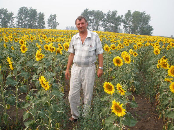 Виктор Николаев