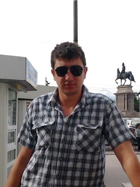 Эйнур Аскеров