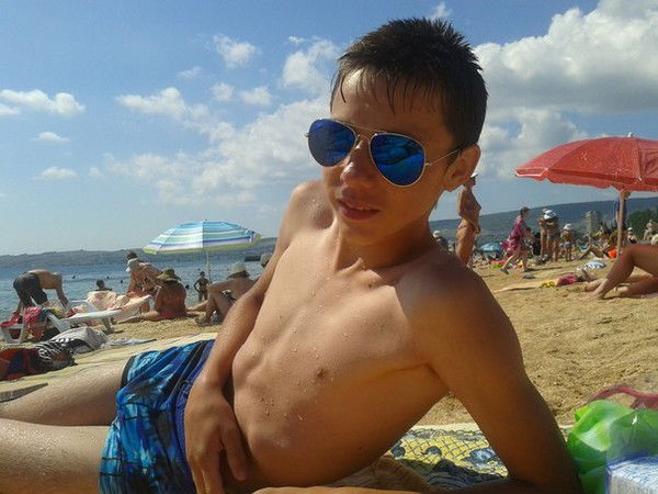 Женя Золотов