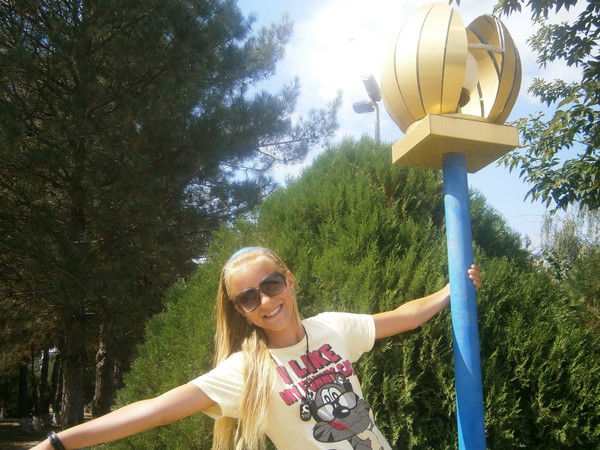 Оленька Колеватова