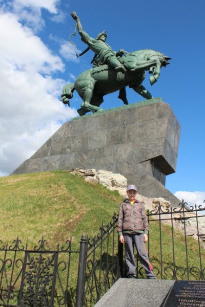 Виталий Позелов