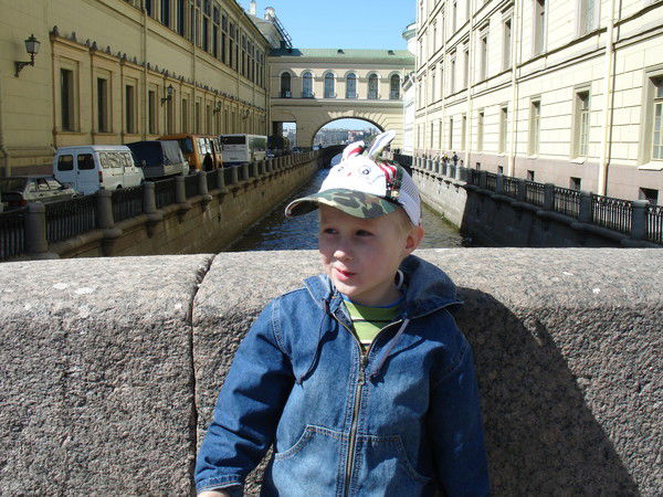 Виктор Романов