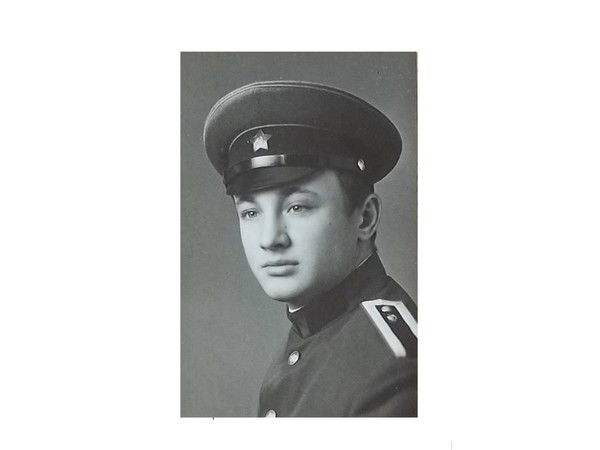 Анатолий Муравьев