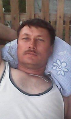 Александр Николаев