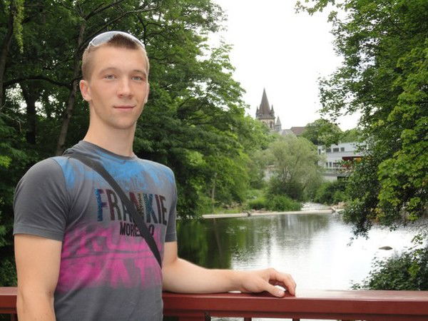 Анатолий Максимов