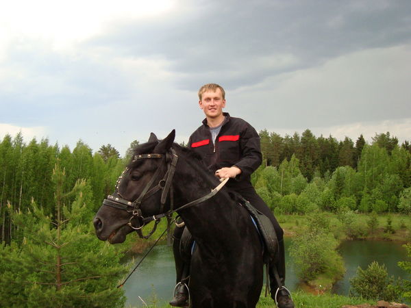 Станислав Леушин