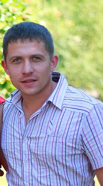 Алексей Тихонов