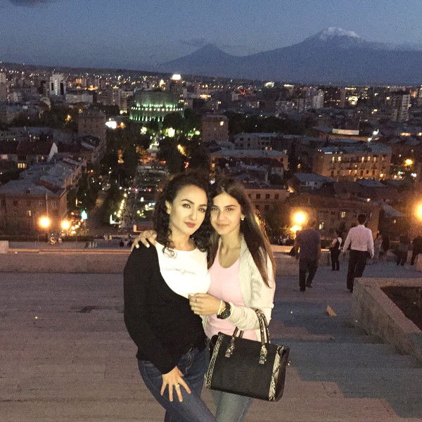 Флора Акопян