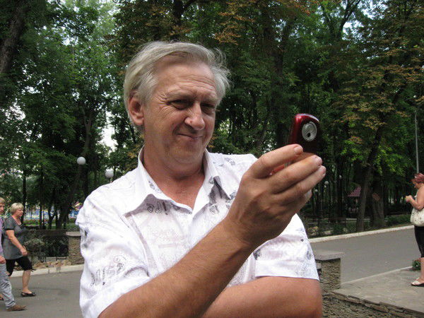 Игорь Леонов