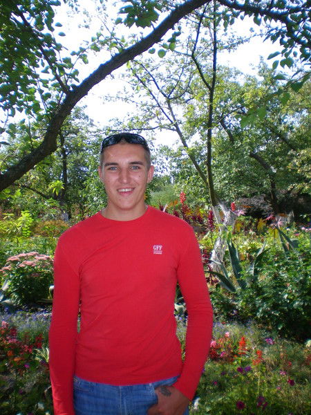 Виталий Назаркин