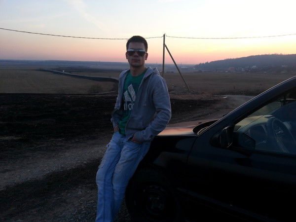 Олег Антоненко