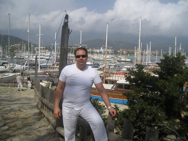 Владимир Алиханов