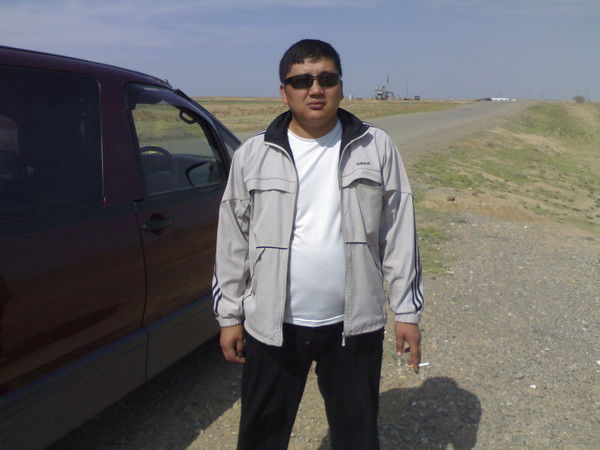 Алмаз Маханов