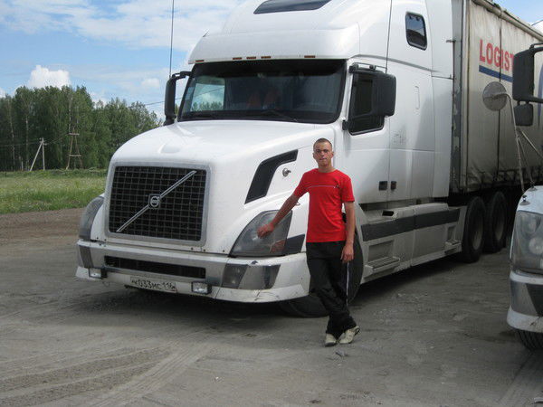 Слава Богомолов