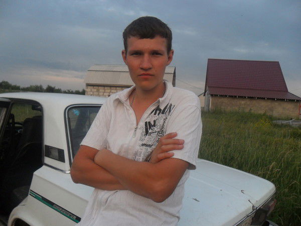 Руслан Челяев