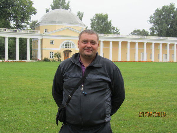 Максим Миков