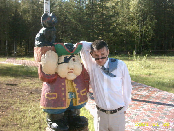 Алексей Тихонов