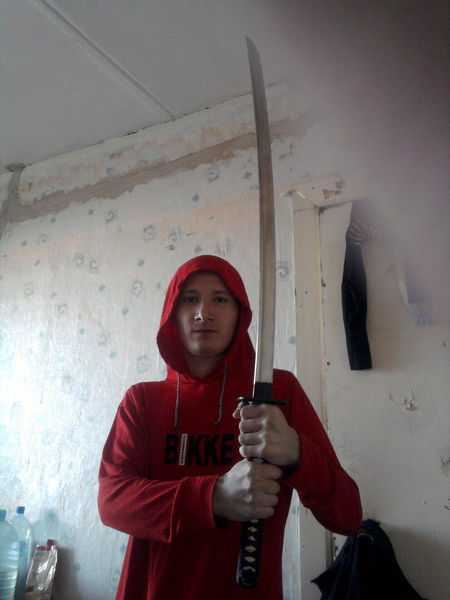 Эрик Ахметжанов