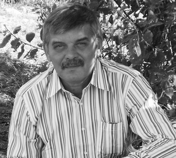 Владимир Петров