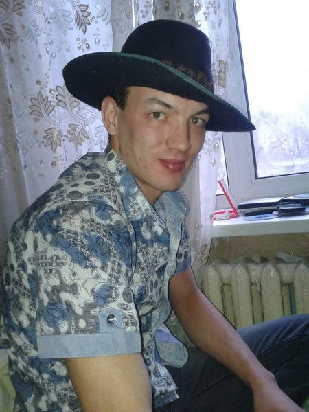 Лева Тронин