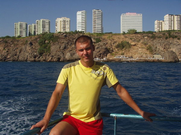 Денис Головизнин