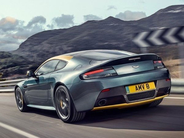 Саня Ліповський