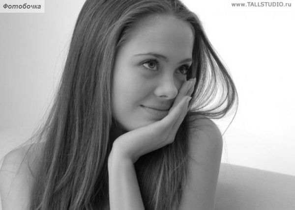 M_U-N_I-S_S-A S_A-L_I-K_H-A_N-O_V-A