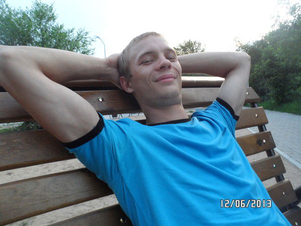 Макс Николаев