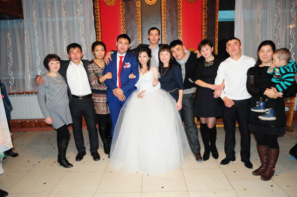 Женис Капезов