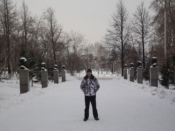 Артур Накипов