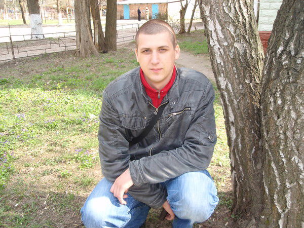 Женя Безкоровайный